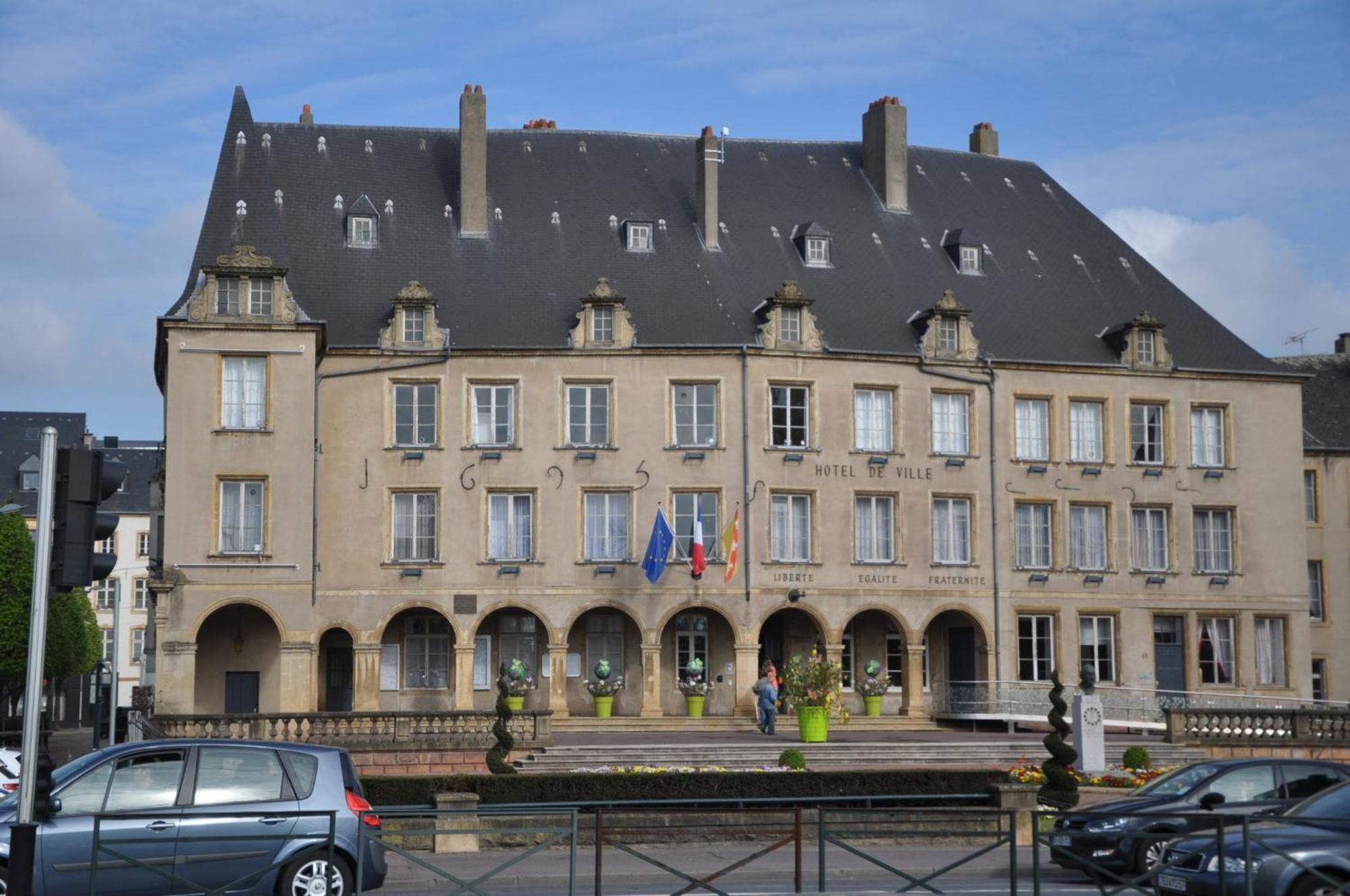 Appartement En Centre Pietonnier Proche De La Gare Thionville Buitenkant foto