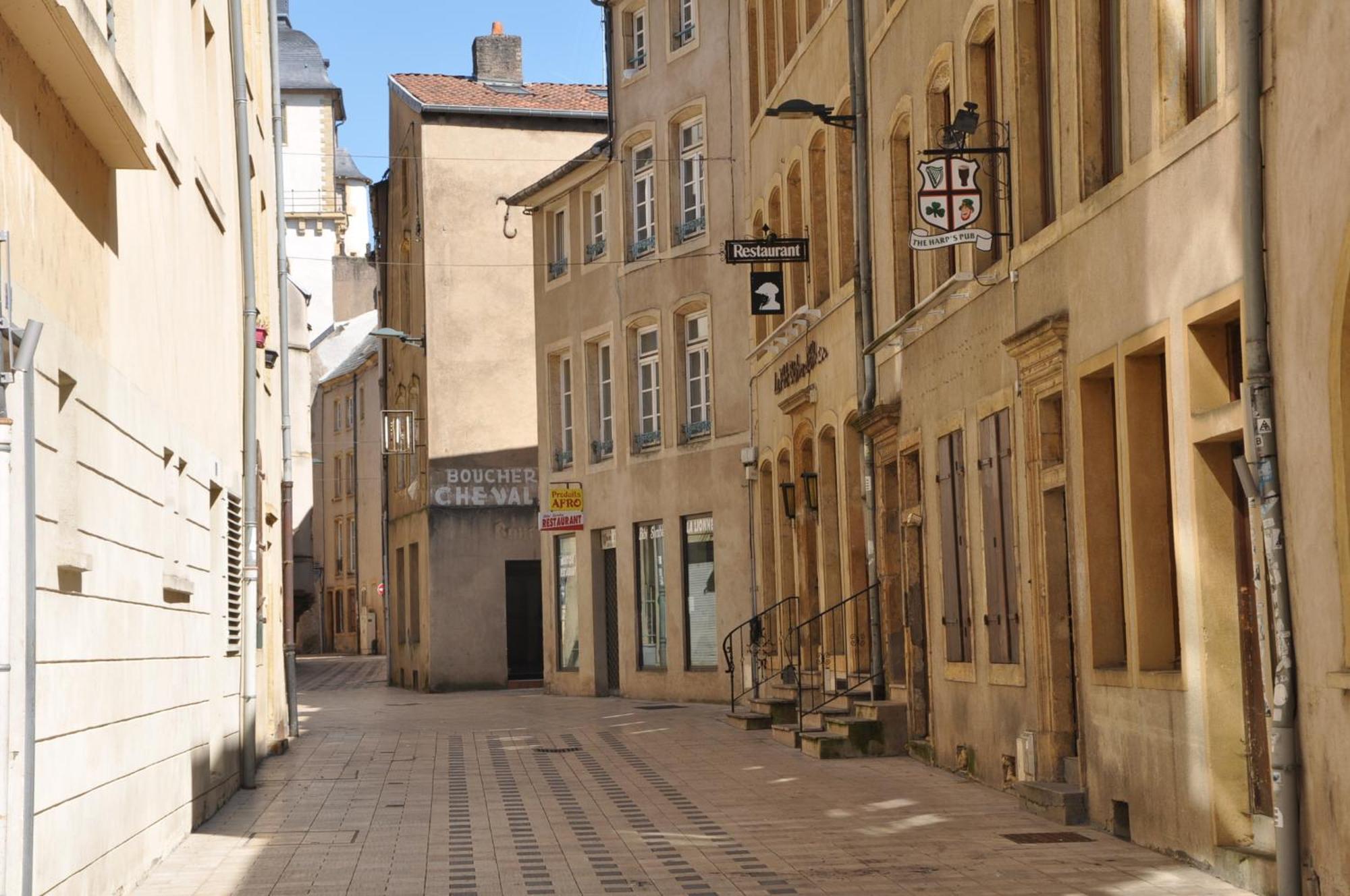 Appartement En Centre Pietonnier Proche De La Gare Thionville Buitenkant foto